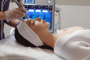 Hydra Facial Practice in Beauty Parlour Course